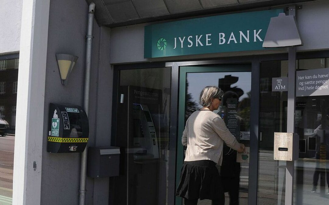 Une banque danoise paye-t-elle ses clients pour venir emprunter auprès d'elle ?