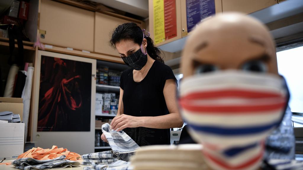 "Ces prix ne couvrent même pas les charges" : les couturières de masques expriment leur ras-le-bol