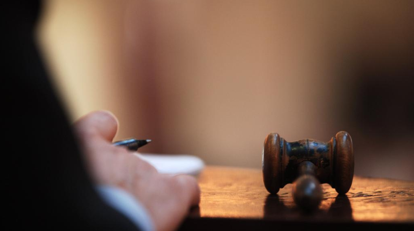 Enchères au profit des Hôpitaux de France : "aucun trésor" mis en vente, assure le Mobilier national