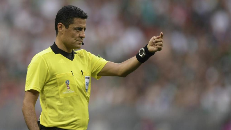 Qui peut suspendre un match de foot lors de propos racistes ou homophobes ?