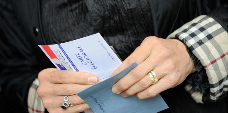 Radiation des listes électorales, absence de bulletins de vote... Existe-t-il encore des recours ?