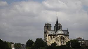 Pourrait-on reconstruire la flèche de Notre-Dame à l'identique mais sans plomb ?